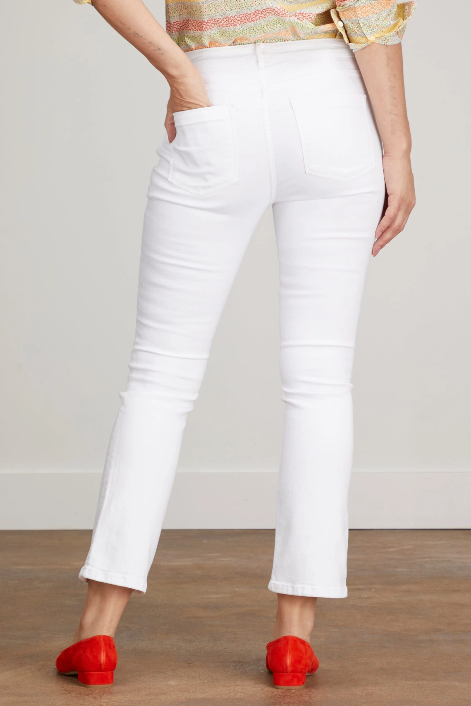 Flare Cropped 5-Pocket Jean In White Denim 5 Flare Cropped 5-Pocket Jean In White Denim - Image 3