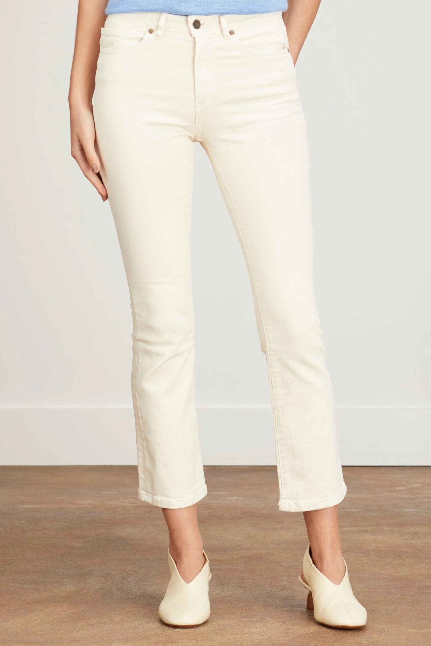 Flare Cropped 5-Pocket Jean In Natural Stretch Denim 5 Flare Cropped 5-Pocket Jean In Natural Stretch Denim - Image 3