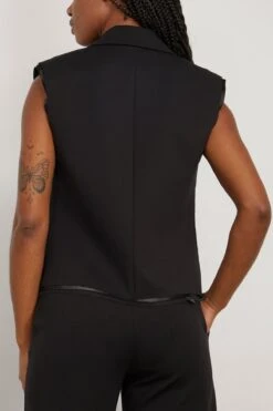DOROTHEE SCHUMACHER Emotional Essence Vest In Pure Black 9 DOROTHEE SCHUMACHER Emotional Essence Vest In Pure Black -ULLA JOHNSON Shop dorothee EmotionalEssenceVestinPureBlack 3