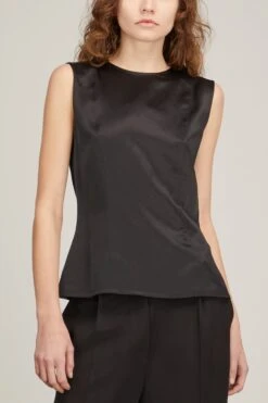 Ami Top In Black -ULLA JOHNSON Shop la collection ami top in black 2