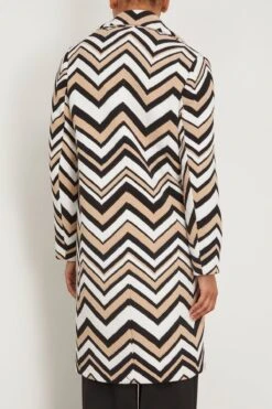 Missoni Coat In Zigzag Beige/White/Black 10 Missoni Coat In Zigzag Beige/White/Black -ULLA JOHNSON Shop missoni CoatinZigzagBeigeWhiteBlack 3