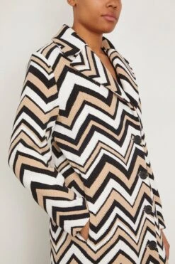 Missoni Coat In Zigzag Beige/White/Black 11 Missoni Coat In Zigzag Beige/White/Black -ULLA JOHNSON Shop missoni CoatinZigzagBeigeWhiteBlack 4