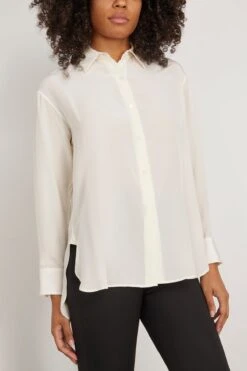 NILI LOTAN Julien Shirt In Ivory -ULLA JOHNSON Shop nililotan JulienShirtinIvory 2 342a3e9f 3ee2 4b5a 9ad2 20e4046b6bda