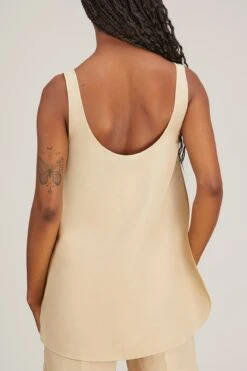Toteme Lyocell Linen Tank In Overcast Beige 10 Toteme Lyocell Linen Tank In Overcast Beige -ULLA JOHNSON Shop toteme lyocell linen tank in overcast beige 3
